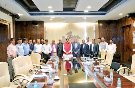 Telecom manufacturing zone, CM discusses investors in 350 hectares in Gwalior