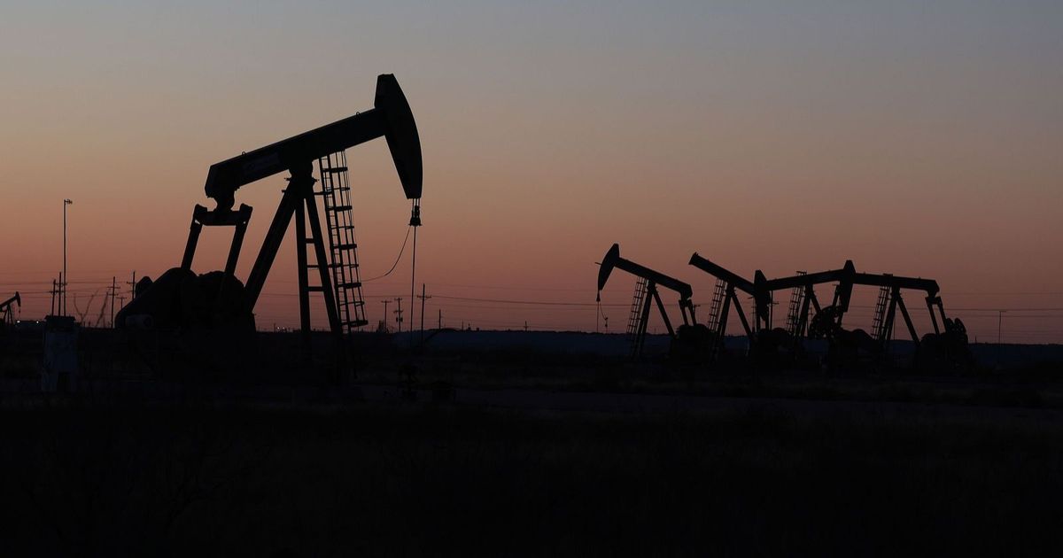 Oil prices fall by more than 2% due to the fear of the effects of the trade war
