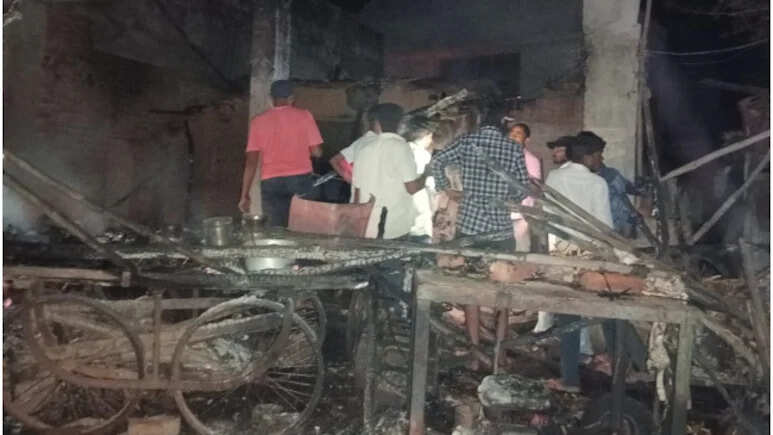 Petrol sold in a grocery store in Udaipur, a sudden fire, two innocent children who are alive