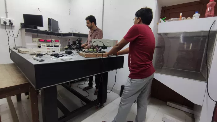 BHU scientists have prepared unique devices, blood tests can be done without taking blood; Adultery of petrol and diesel will also tell – revolutionary biosensor by BHU scientists bloodless blood tests and more
