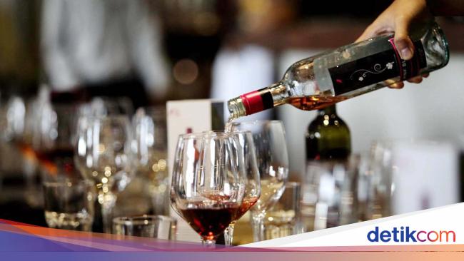 Polemic mowing, the production of Kaliurang red wine alcoholic beverages