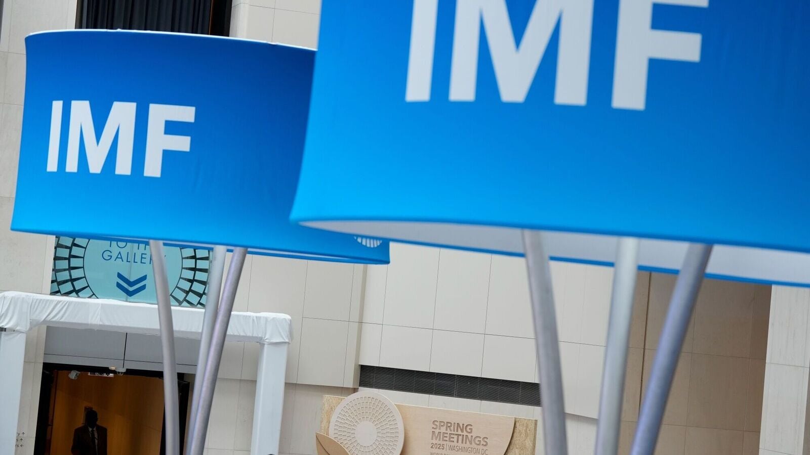 Worldwide growths are to delay in the midst of trade tensions, policy uncertainty: IMF | Mint