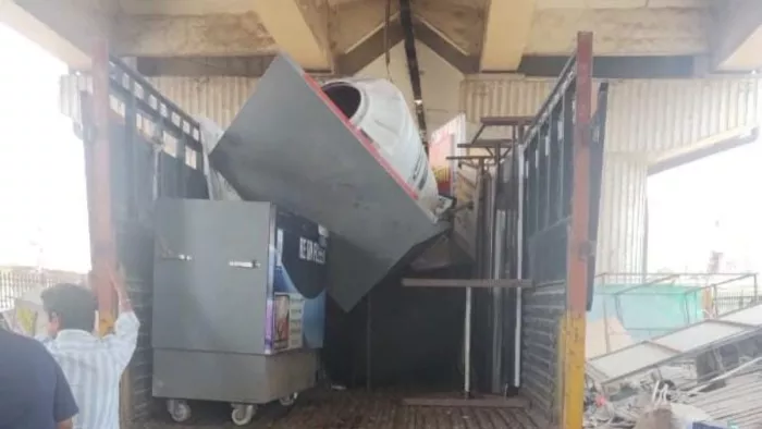 Remove the violation campaign in this area of ​​Delhi, goods and wagons held outside the stores; Created a stir – Delhi Anti Encrachment Drive Corporation takes action in Shahdara