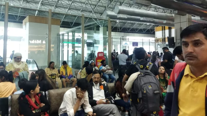 PAHALGAM ATTACK: For tourists living in hotels, food and drinks are free to the station air gate; Kashmiri opened the heart – Pahalgam Attack Food Drinks Free Tourists who in hotels free transport to station Airport Kashmiris opened their hearts