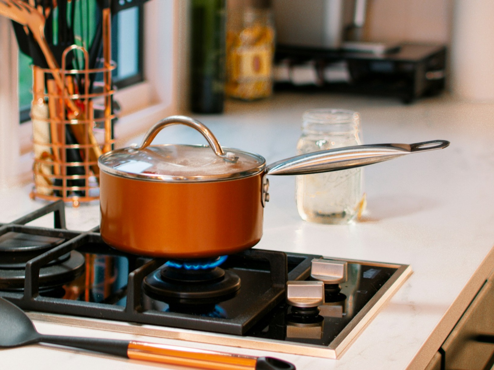 How does food cook in pressure cooker?