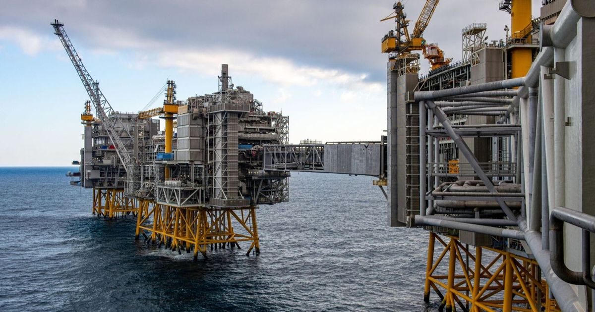 The high oil prices after Trump confirmed that there was no intention of dismissing Powell