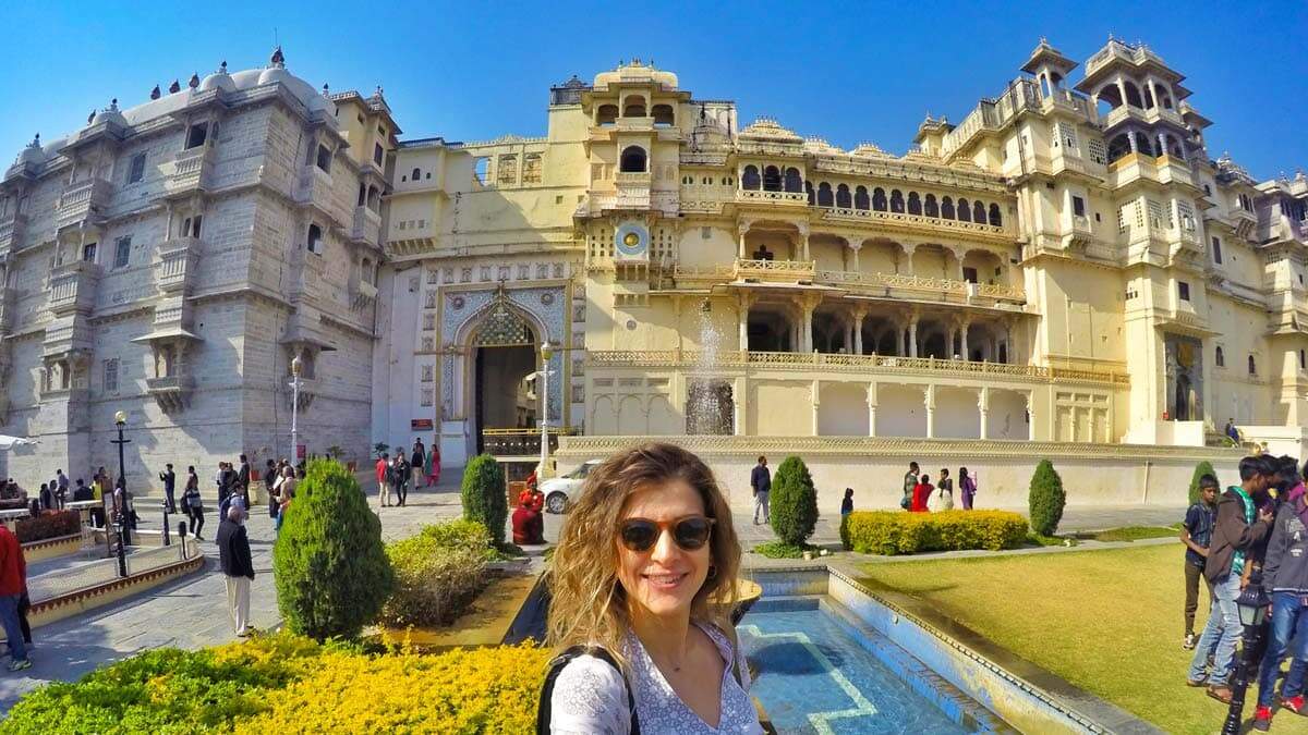 Bollywood to James Bond Tak Hai Udaipur City Palace Crazy, how do you know in the video?