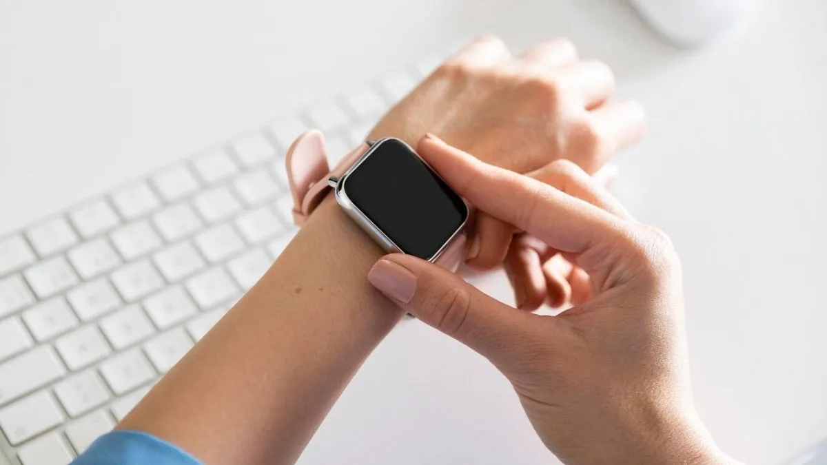 Top-rated noise-round link-smart watch with BT call: keep your style and health in check