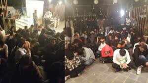 50 young women arrested for a good party in Jaipur see police in the video, ten girls arrested