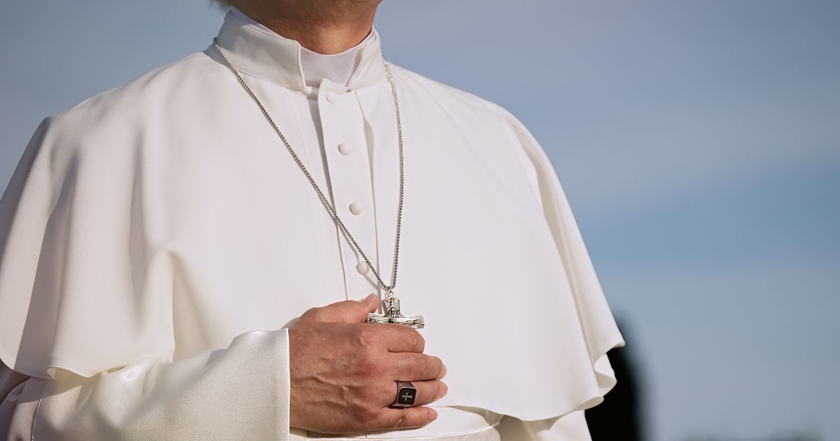 Can a woman become a pope? If not, what is the reason for this ?, know the rules of the Catholic Church