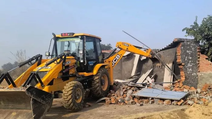 Patna Bulldozer Action: Bulldozer -Action caused a stir in Patna, more than two dozen stores were demolished -Bulldozer Action Anti -Shopping Remove the shops along the way in Patna