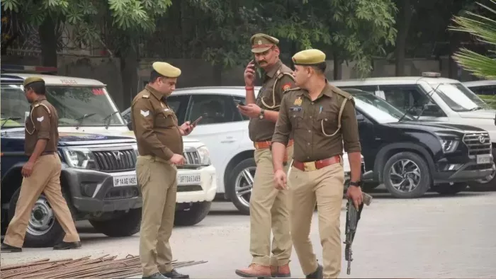 Great action in assaulting the BJP leader, registered the case against several policemen, including Daroga; Departmental investigation also has a case registered against policemen, including sub -inspector Lekhraj in Ghaziabad for assaulting the BJP leade