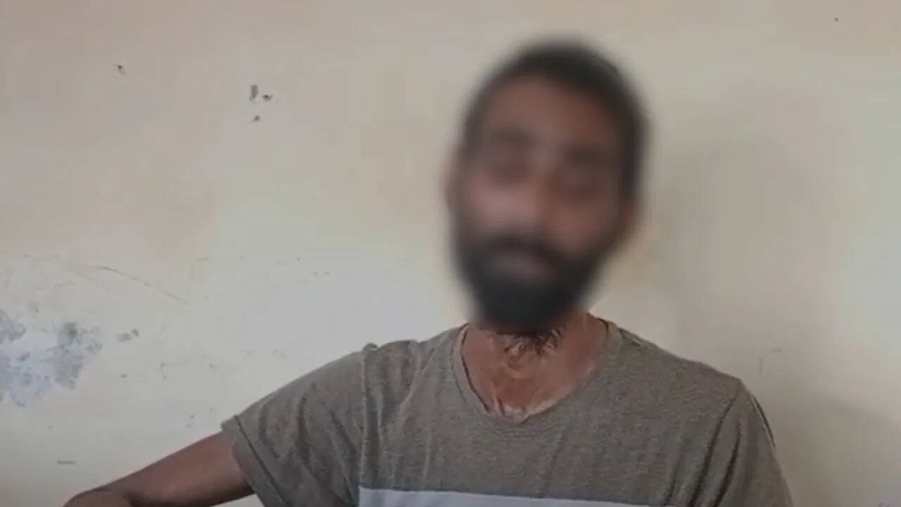 A young man was upset by a young man outside Lucknow meeting before burning matches …