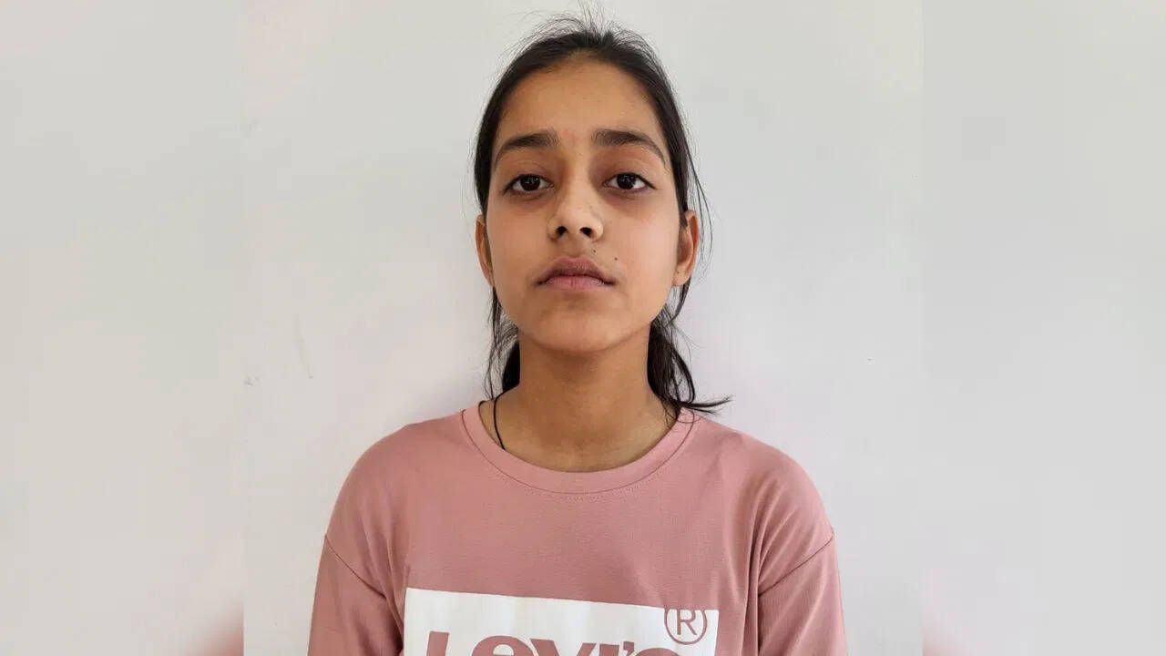 Father Young in CISF, did daughter wonders in 12th place … know how to become toppers