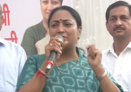 Delhi CM Relha Gupta refused to wear cliffs in the program, said- Pragati is a real tribute to the martyrs