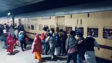 Passengers in train, robbery, 2 bags and offenses ran away, injured 3 passengers