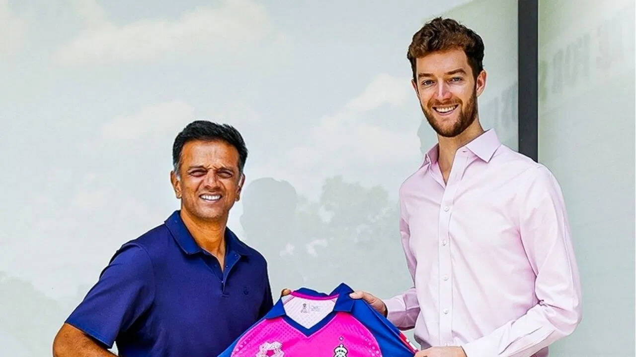 This person of the team was seen as he enjoyed at the liquor store after the ongoing defeat of Rajasthan, video