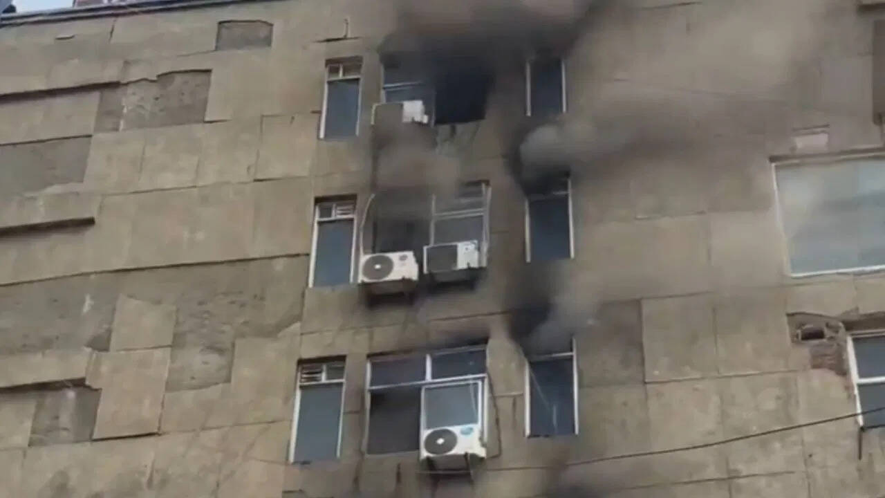 Fire team stranded in the commercial building