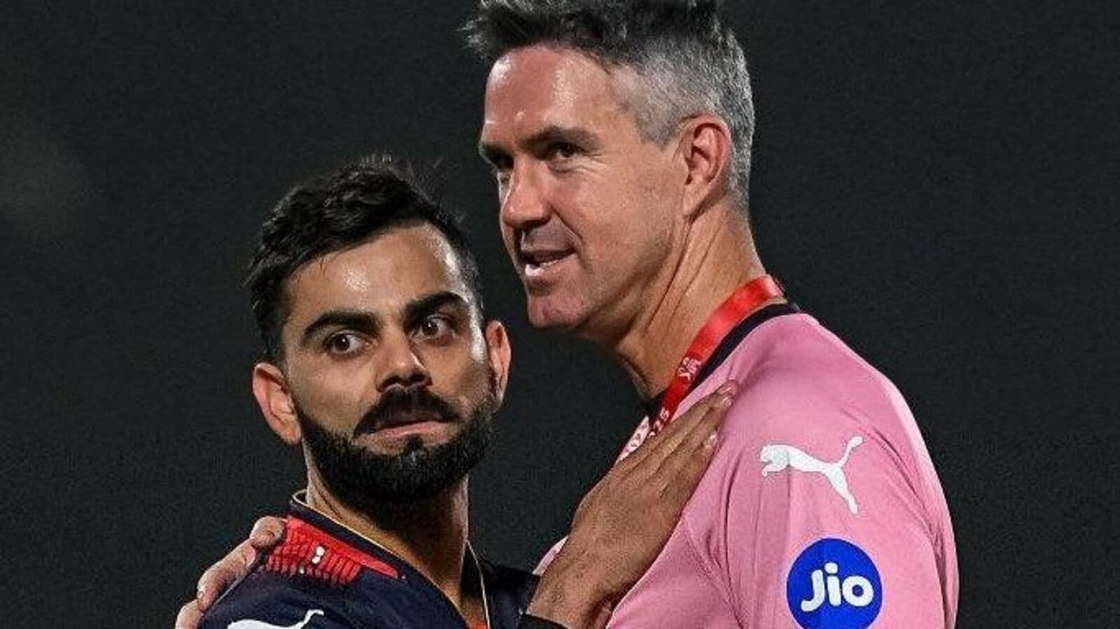 Virat Kohli’s ‘Perfect Picture’ with Kevin Pietersen breaks Internet in Meme Festival: ‘Indian Couple Ka Signature Pose’ | Today news