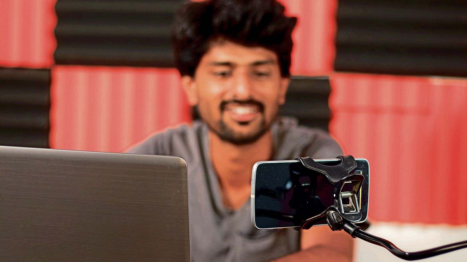 Are D2M Phones that work without Wi-Fi, the next big thing in the internet?