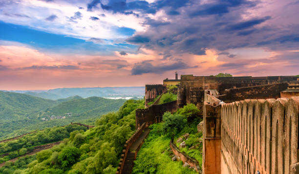 The darkness hides behind the history of Jaigarh Fort, who wakes up alive as soon as night, knows 5 terrible stories in the video