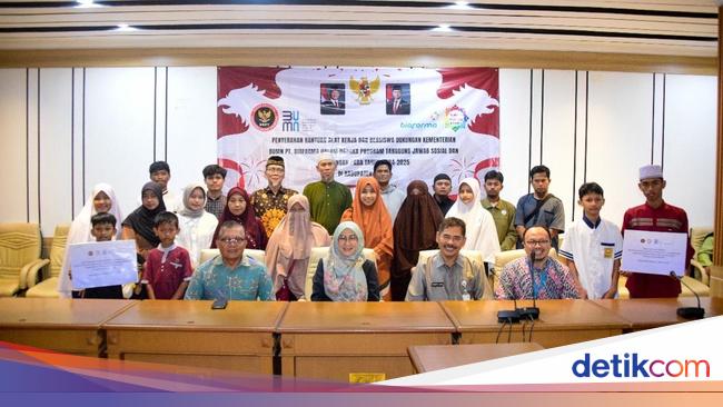 BNPT grumn provides bursaries and job instruments for Deradicalization partners in Bekasi