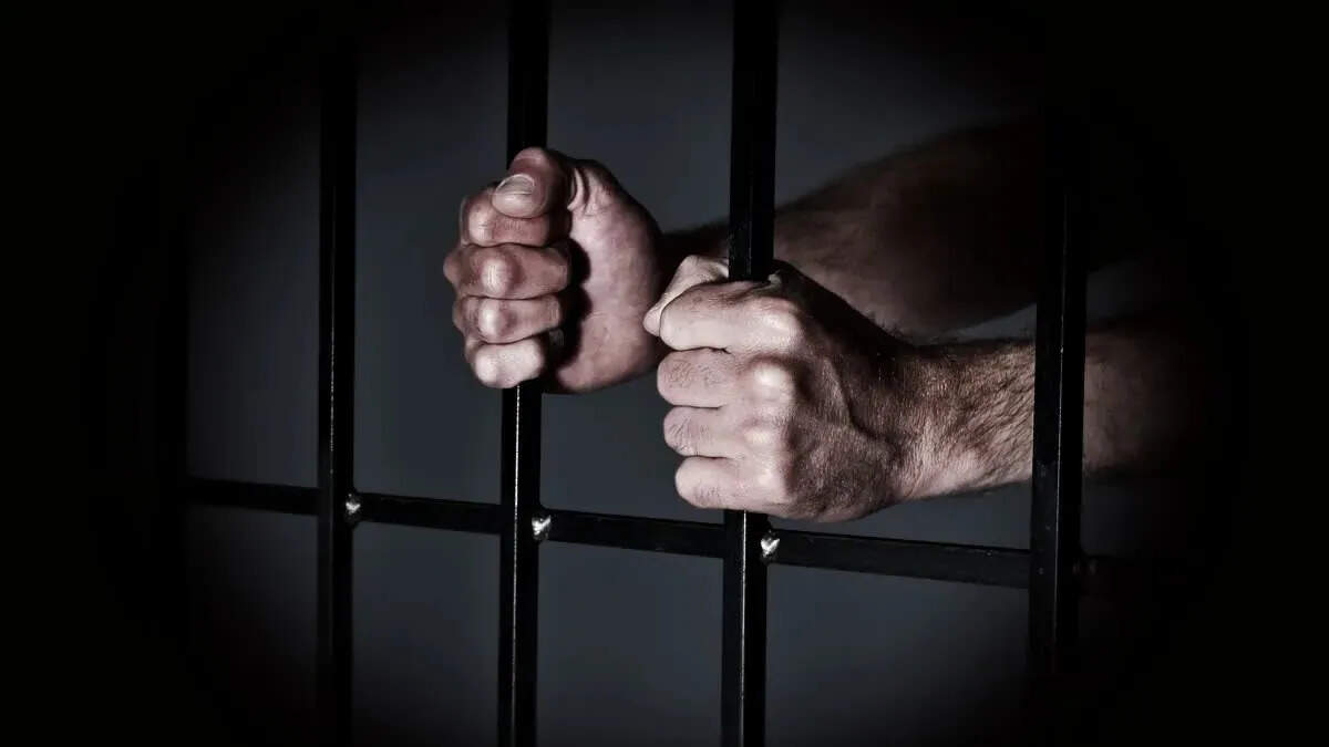 The government of Maharashtra will compensate the families of prisoners who died in prison