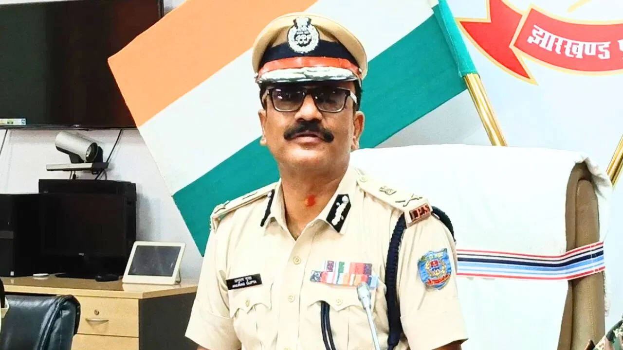 After 2 days, Anurag Gupta will not be DGP of Jharkhand, the central government forbidden