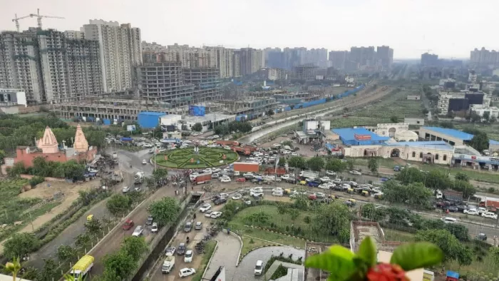 NEIDA -GATER NEIDA has cheated over 2 lakh -flat buyers, builders have done a big game with banks -Bouwer Bank Syndicate ordered two lakhs plate buyers CBI Problems in Noida