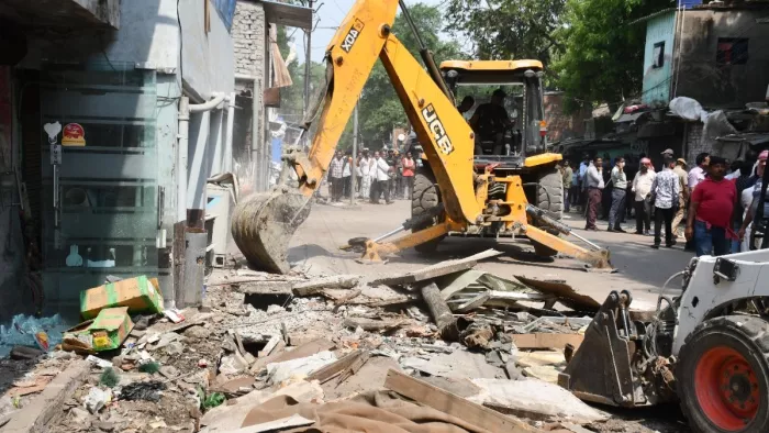 In this district UP, Bulldozer action, liquor stores for the second consecutive day demolished; Remove 600 Temporary Construction -Bulldozer -Action in the KanpuPR District Up for the second former day Liquor stores removed 600 temporary structures