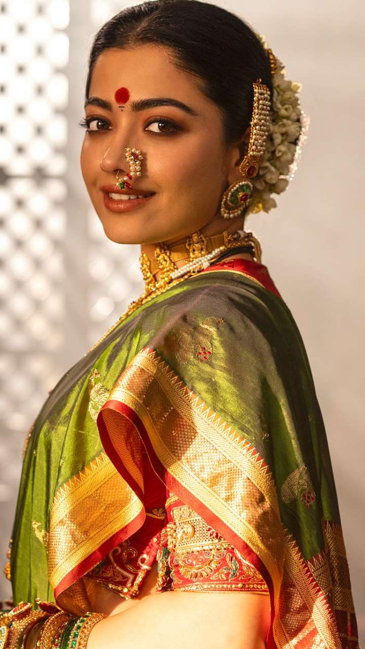 Special will be seen during the celebration of Eid, try this beautiful nose pen