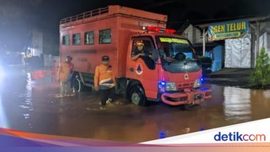 Dropped back, flooding again in the settlements in Pasuruan during Lebaran