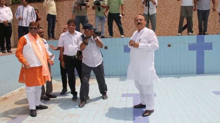 Delhi News: Education Minister Ashish Sood showed strictly on the situation of swimming pools in Delhi, ordered an investigation not to get reaction from officials