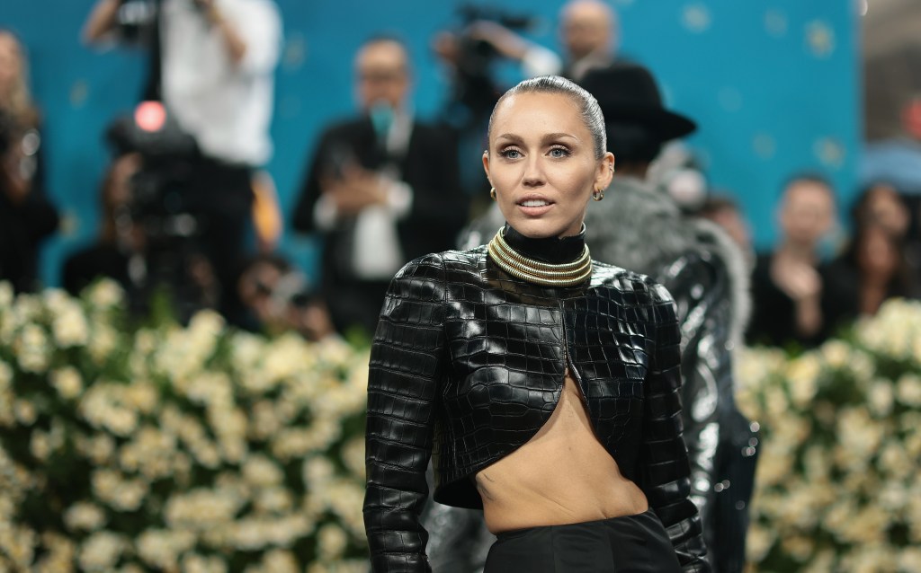 Miley Cyrus on Something Beautiful Film, Advice Harrison Ford Her – ryan