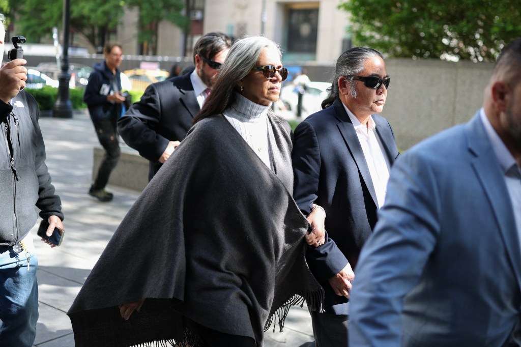 diddy-demanded-$-20k-from-cassie-ventura,-mom-testifies