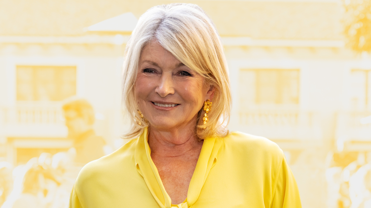 mosey-over-butter-yellow-–-martha-stewart-proves-this-sunny-shade-is-staunch-as-tidy-for-summer