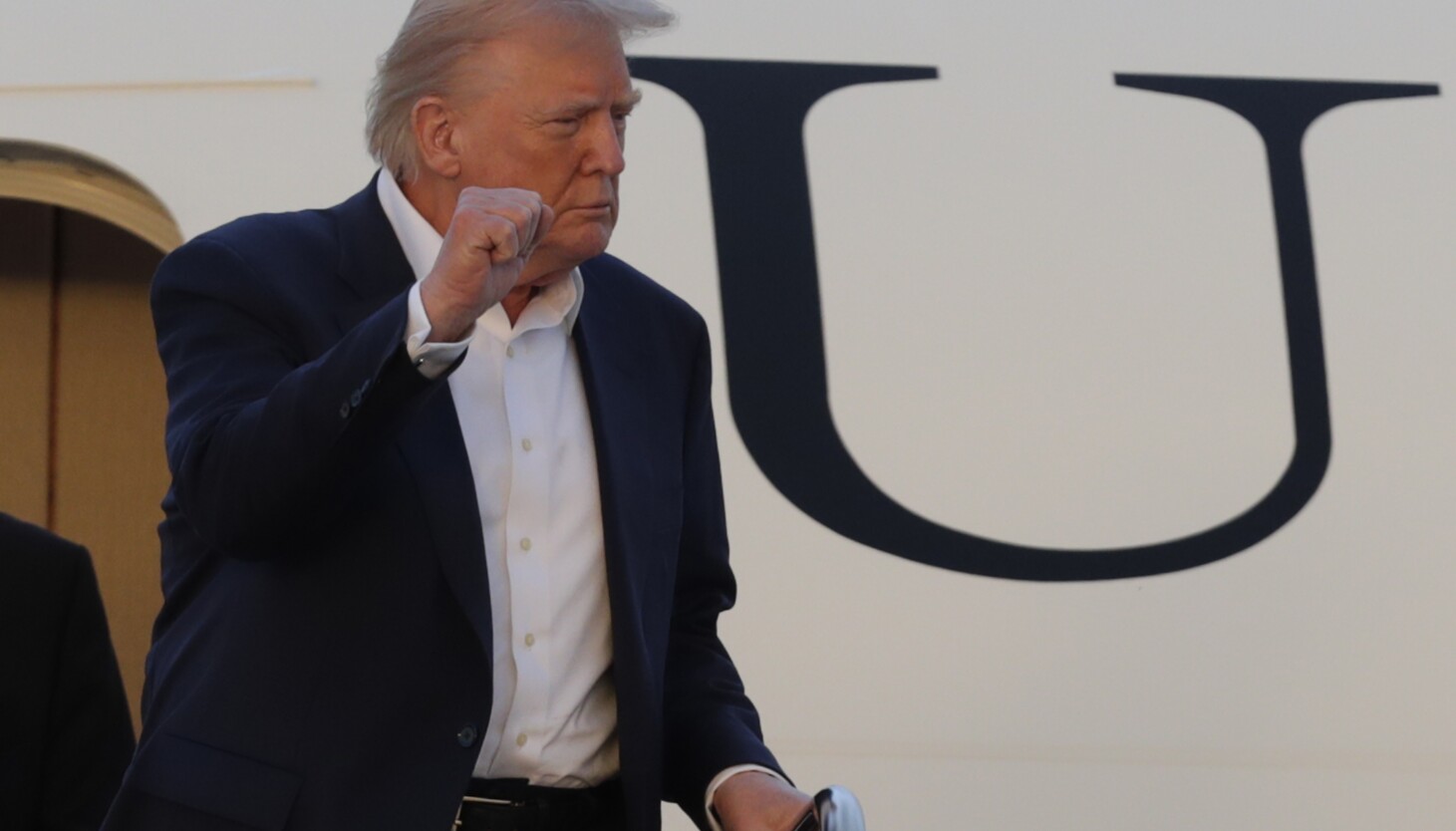 trump-administration-says-it’ll-pay-immigrants-within-the-us-illagally-$-1,000-to-leave-the-nation
