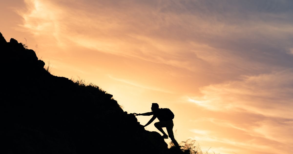 At 4 in the morning, the person climbed the mountain, searched for a beautiful view, something was seen on the peak, the senses flew away!