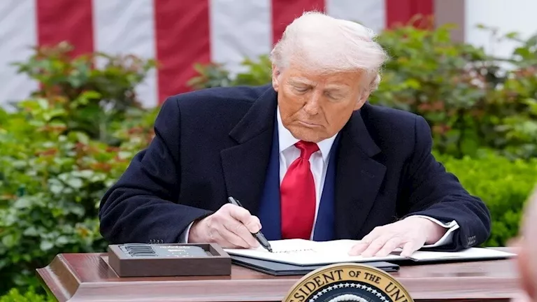بدءا-من-يونيوي.-ترامب-يوجه-بفرض-رسوم-جمركية-50%-على-الاتحاد-الأوروبي