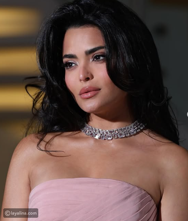 أسماء-جلال-تحتفل-بعيد-ميلادها-الـ30-بإلالة-جريئة-(فيديو)