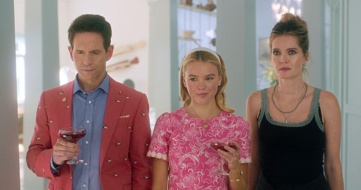 ‘sirens’-sequence-premiere-recap:-wide-miniature-cult-vibes