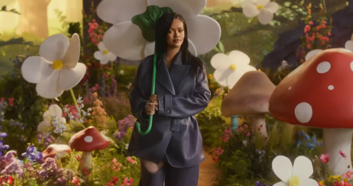 rihanna-drops-‘pal-of-mine’-dance-tune-from-‘smurfs’