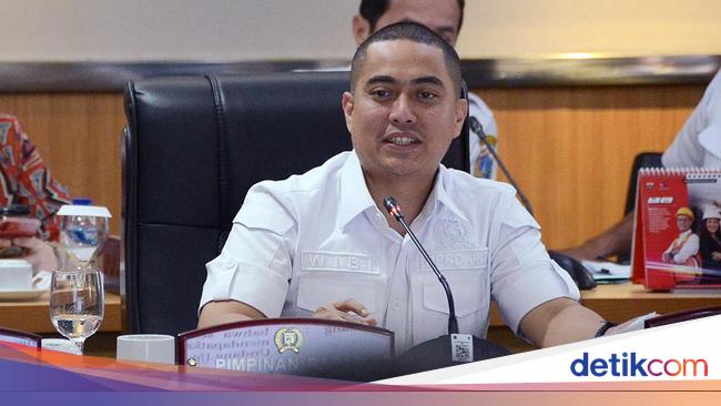 DKI Legislature asks sidewalks around schools to be improved disabilities