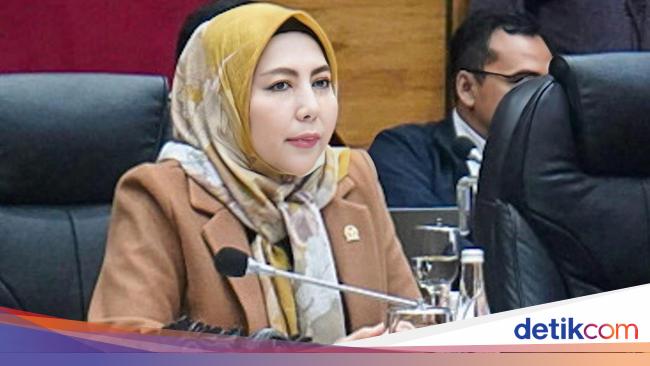 The Legislature on the NTT teacher played porn elections for students: Serious offenses!