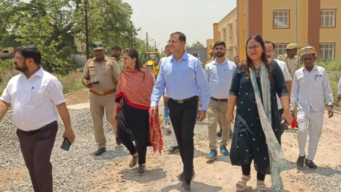 Gonda News: Nodal Officer investigated the bridge, instructions to complete the work soon – Gonda Overbridge Inspection Nodal Officer Expedits Construction