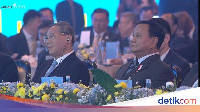Prabowo and Prime Minister China Li Qiang attend the reception of Indonesia and China 2025
