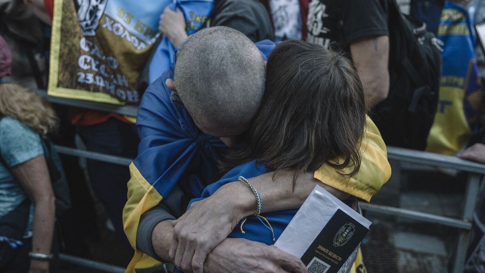 Russia-Ukraine prisoner exchange: 307 Ukrainian defenders return home, says President Volodymyr Zelensky | Today news