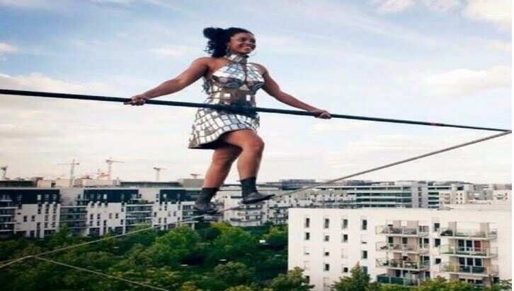 This woman does such dangerous stunts, the heartbeat stops heartbeat