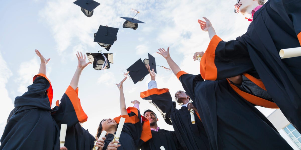 graduats-build-in-solutions-smaller-companies-in-‘competitive,’-‘upsetting’-job-market