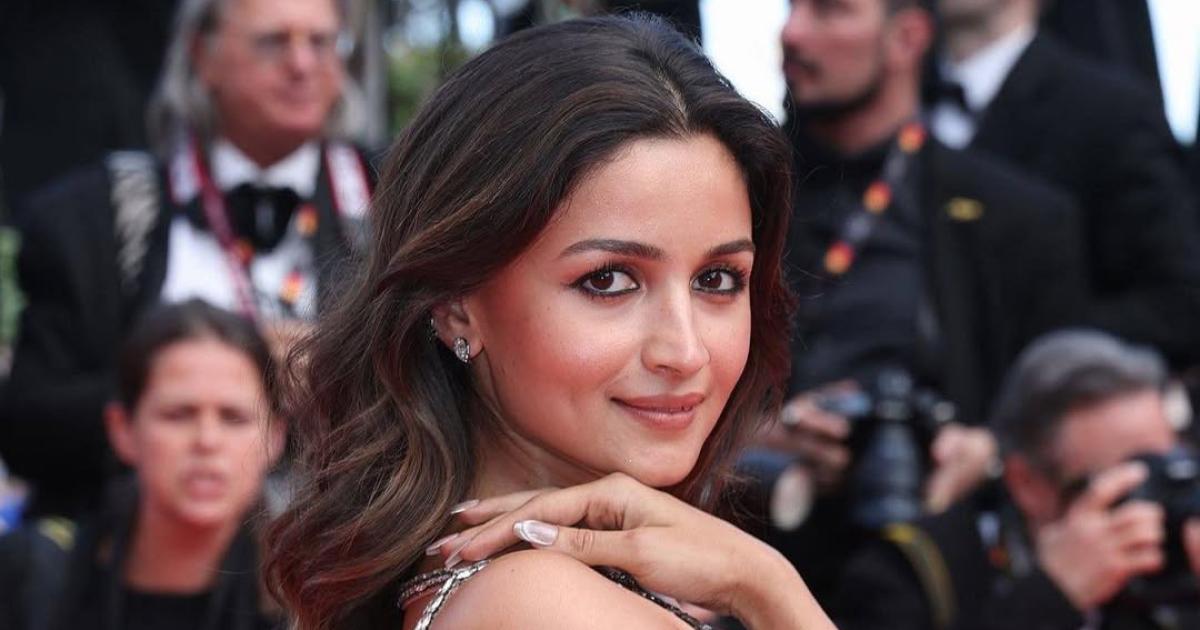 عليا بهات بأول ساري من غوتشي في ختام مهرجان كان السينمائي – ryan